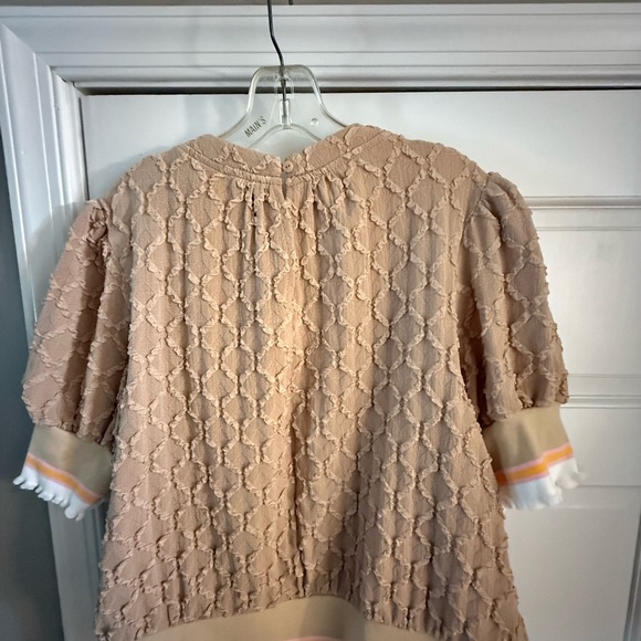 Women's Tan Textured Top - Picture 4 of 5